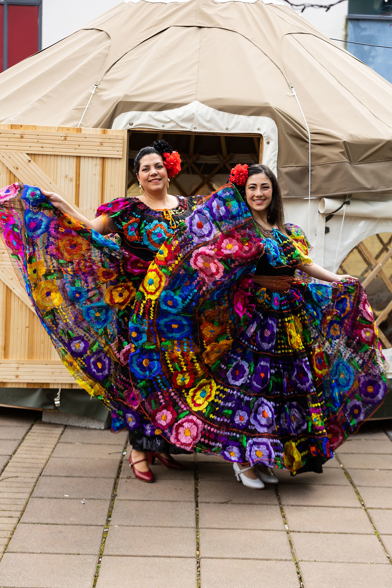 Mexican-dancers